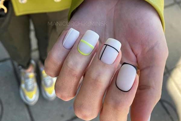 Fashionable geometry nail design photo