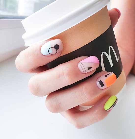 Colored geometry on nails