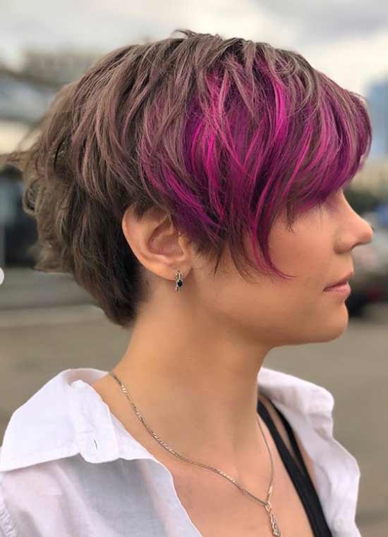 Pixie avec une frange et une coloration vive