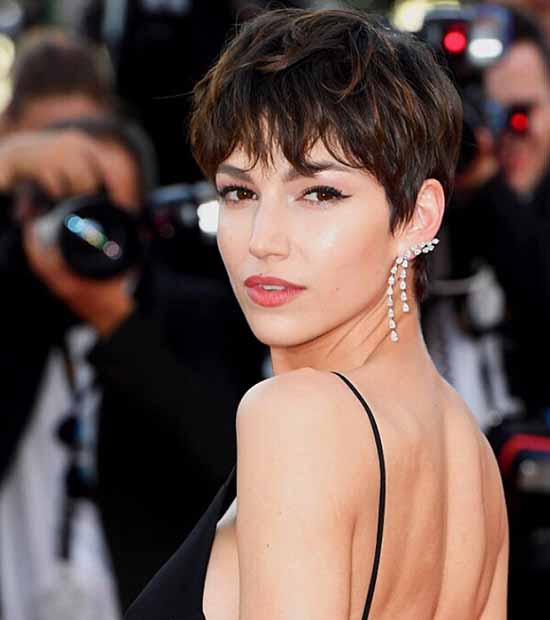 Short haircuts with bangs: photos, top types and shapes