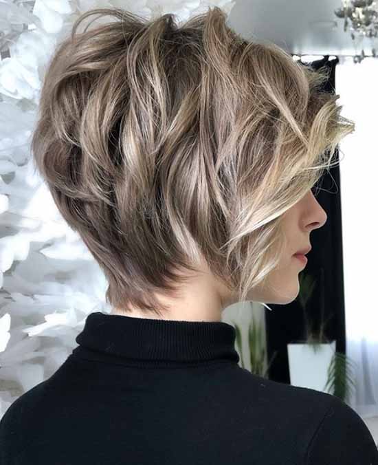 Coupes de cheveux courtes avec une frange: photos, principaux types et formes