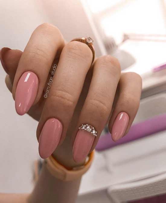 Manicure with rhinestones