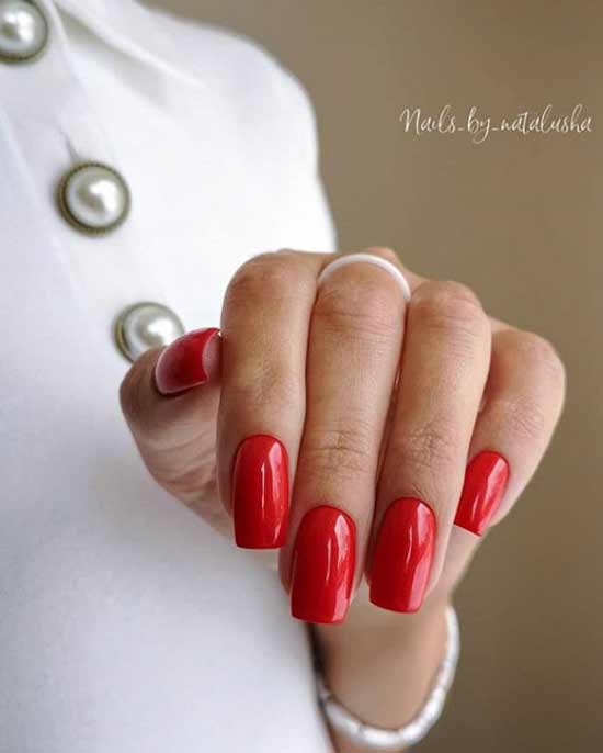 Red solid color manicure