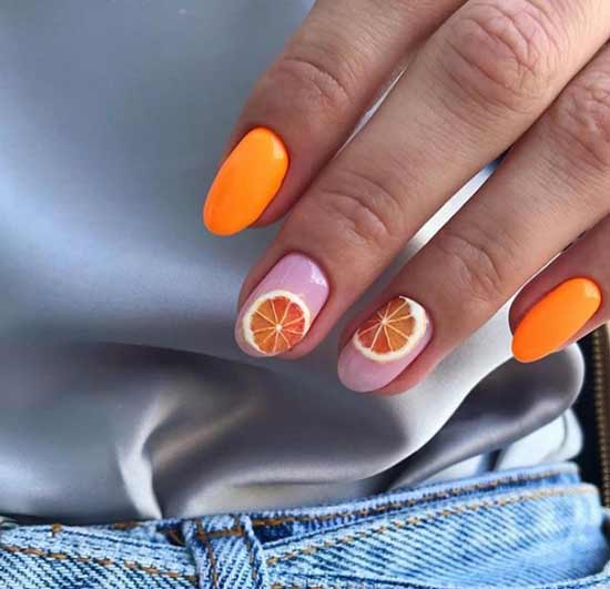 Oranges sur une base d'ongle transparente