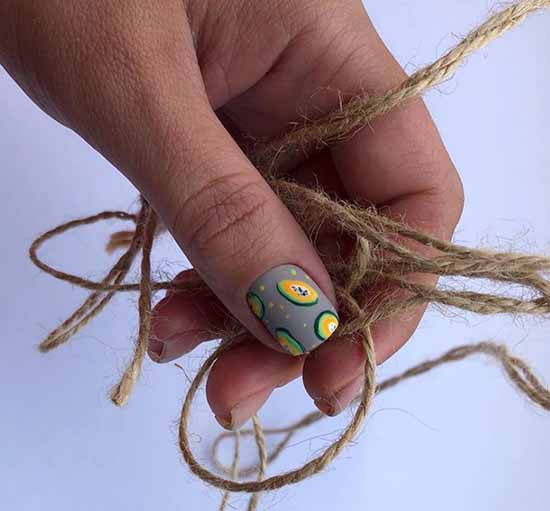 Manucure aux fruits 2021: nouveautés photo de la conception des ongles