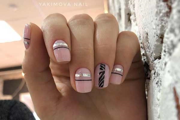 Nail design is simple and beautiful