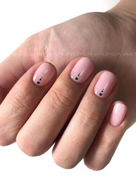 Conception d'ongles avec des points