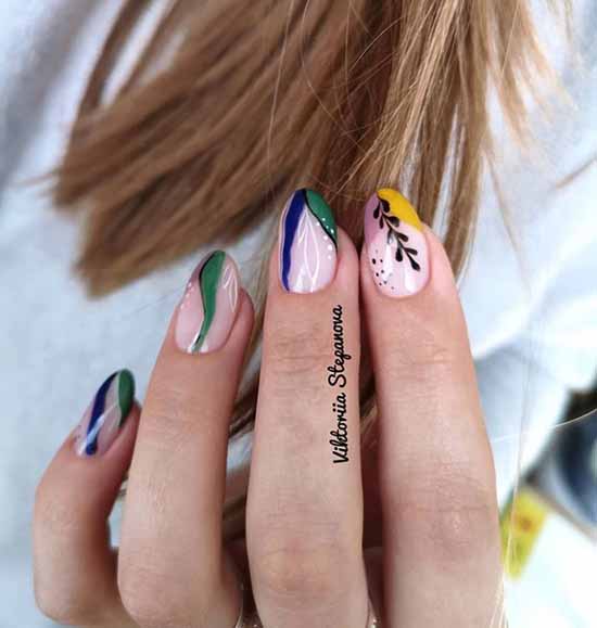 Simple nail design: types and spectacular new items in the photo