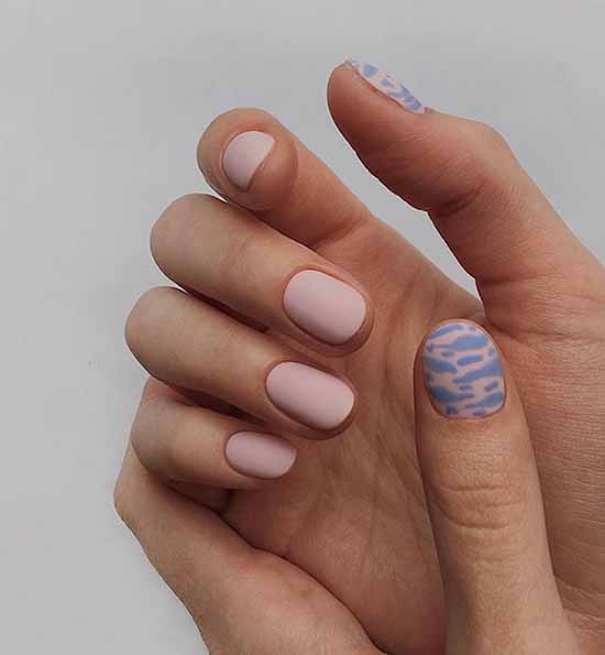 Simple nail design: types and spectacular new items in the photo