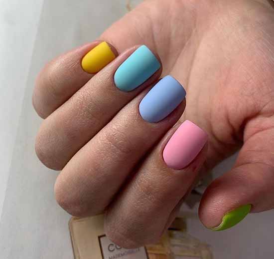 Simple nail design: types and spectacular new items in the photo