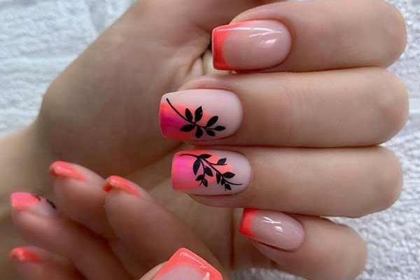 Fashionable manicure for square nails