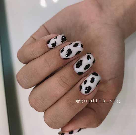 Manicure with print