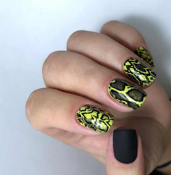 Neon print on nails