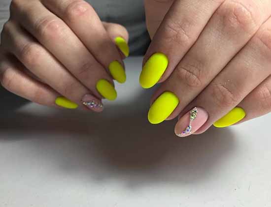 Neon manicure 2021-2022: photos, news, best design ideas