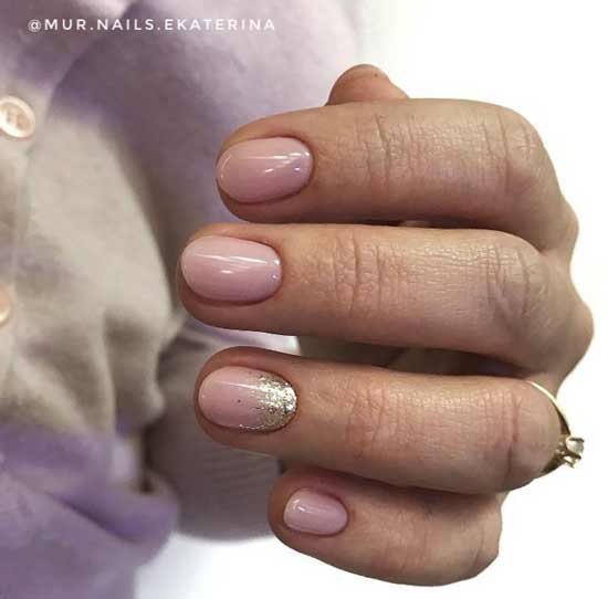 Glitter manicure photo news