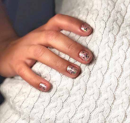 Delicate manicure with sparkles: photo novelties with a beautiful design