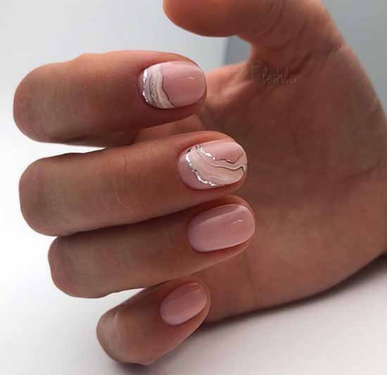 Delicate manicure with sparkles: photo novelties with a beautiful design