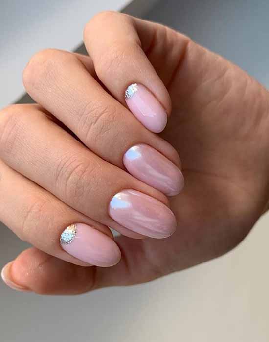 Delicate manicure with sparkles: photo novelties with a beautiful design