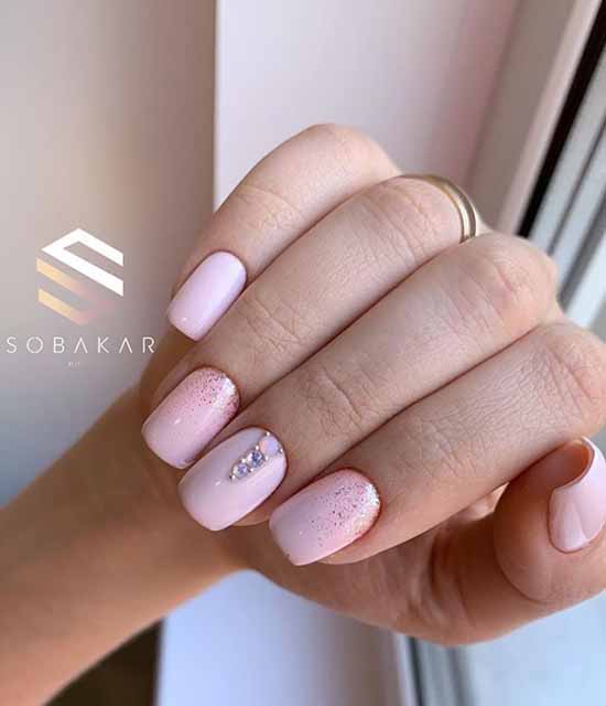 Delicate manicure with sparkles: photo novelties with a beautiful design