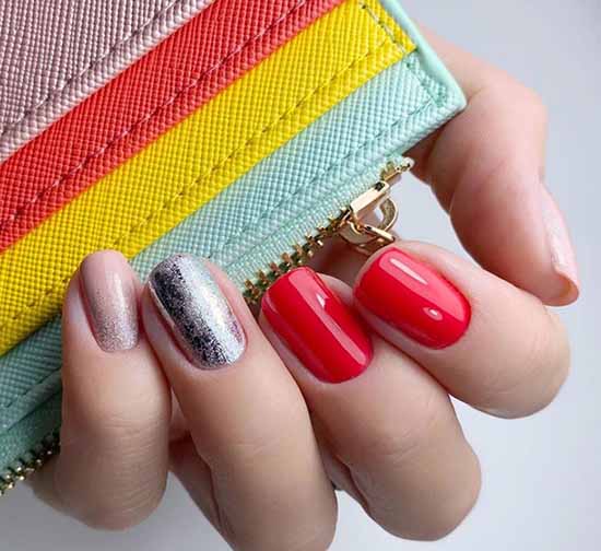 Delicate manicure with sparkles: photo novelties with a beautiful design