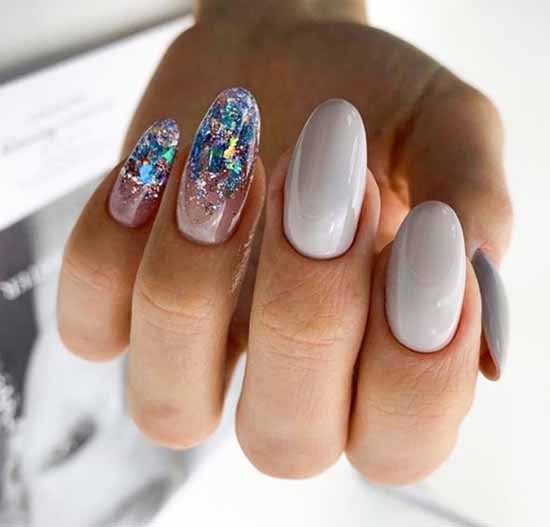 Delicate manicure with sparkles: photo novelties with a beautiful design