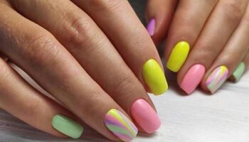 Rainbow nail art