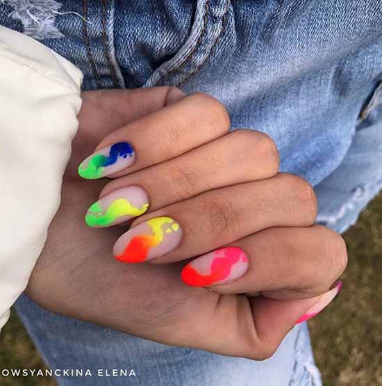 Rainbow manicure: new items, beautiful nail art in the photo