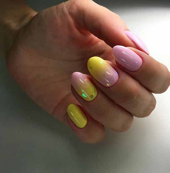 Manucure arc-en-ciel: nouveaux articles, beau nail art sur la photo