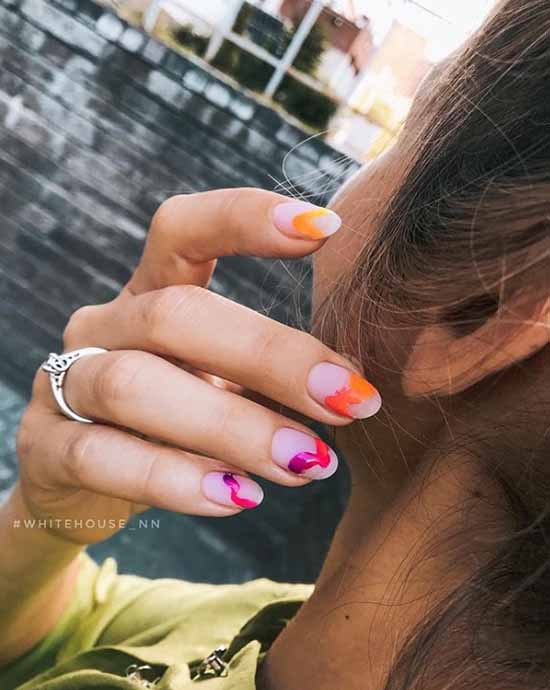 Manucure arc-en-ciel: nouveaux articles, beau nail art sur la photo