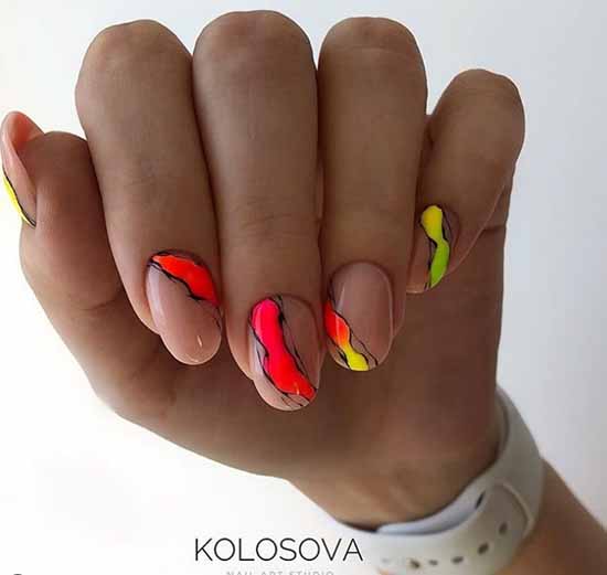 Manucure arc-en-ciel: nouveaux articles, beau nail art sur la photo