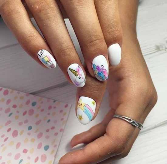 Manucure arc-en-ciel: nouveaux articles, beau nail art sur la photo