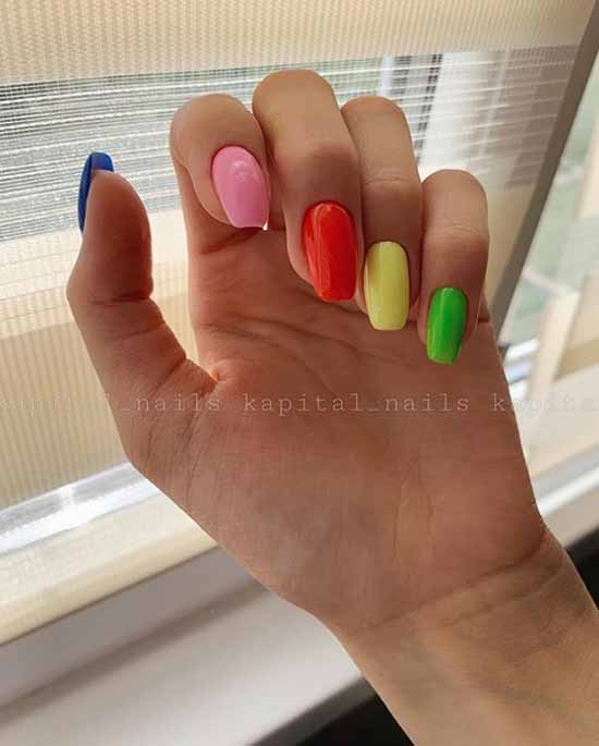 Rainbow manicure: new items, beautiful nail art in the photo