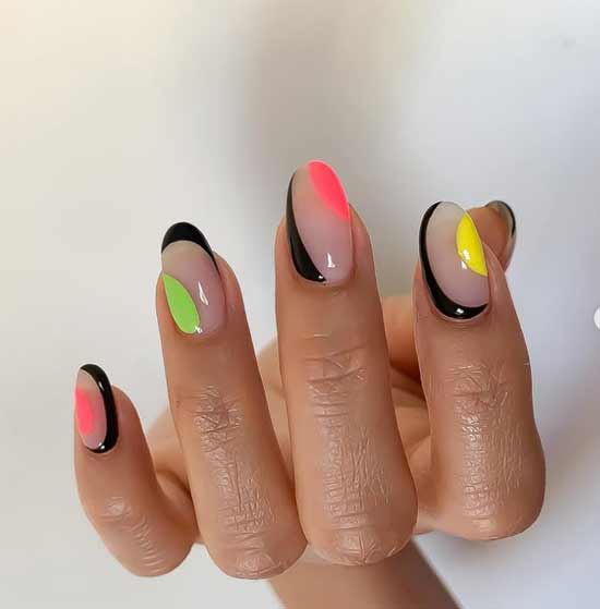 Design on oval nails