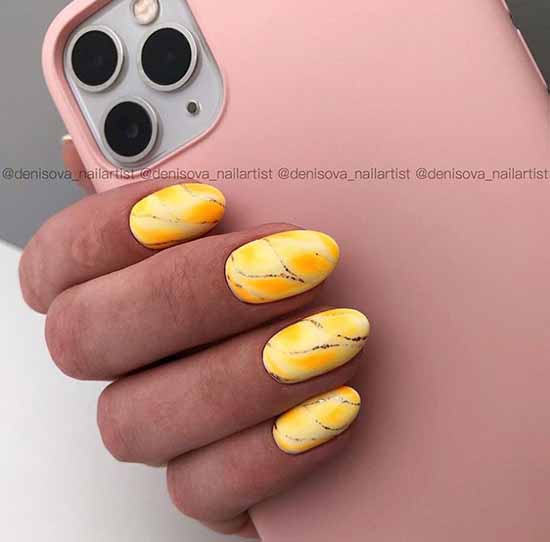 Manicure for oval nails 2021: new items, fashionable photo ideas