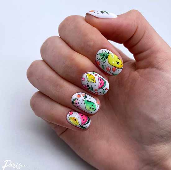 Manicure for oval nails 2021: new items, fashionable photo ideas