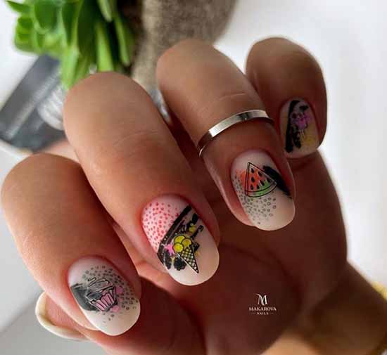 Manicure for oval nails 2021: new items, fashionable photo ideas