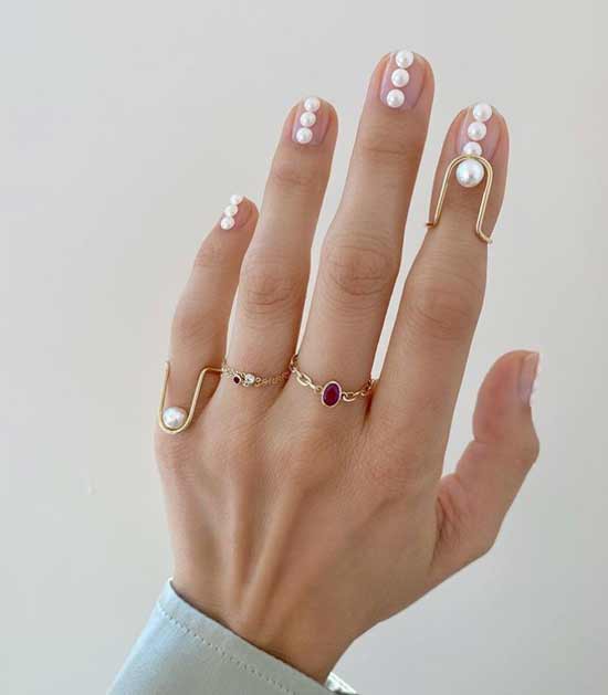 Delicate manicure on oval nails