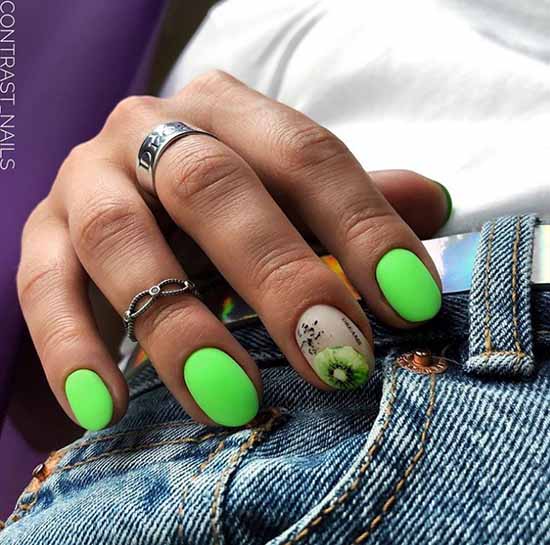 Manicure for oval nails 2021: new items, fashionable photo ideas