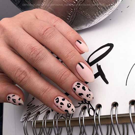 Manicure for oval nails 2021: new items, fashionable photo ideas