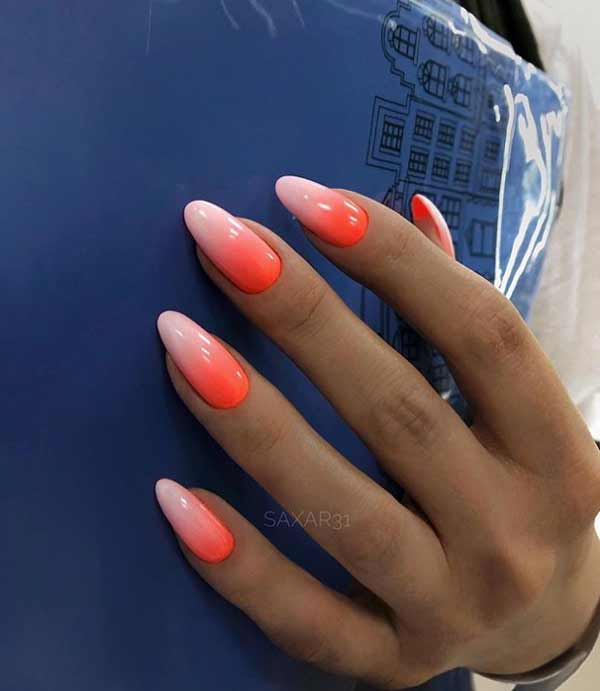 Ombre manicure photo