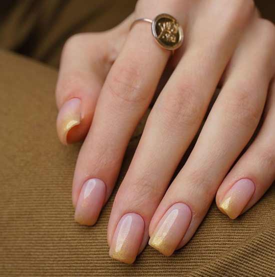 Delicate design of nails in a sunny French color