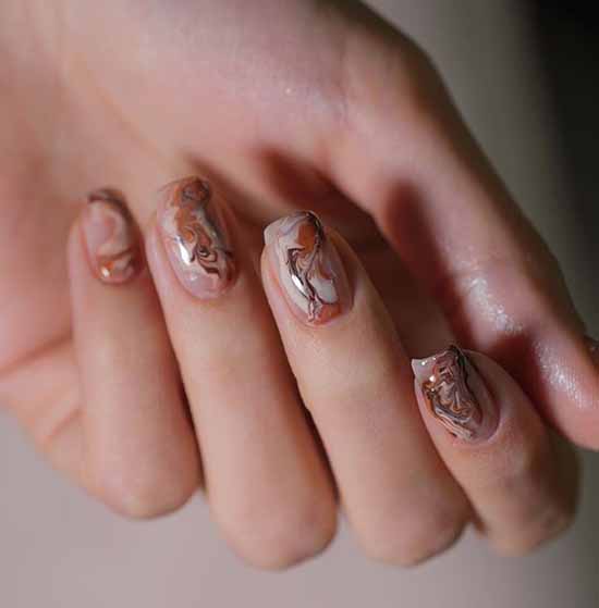 Dessins d'ongles rose marbré