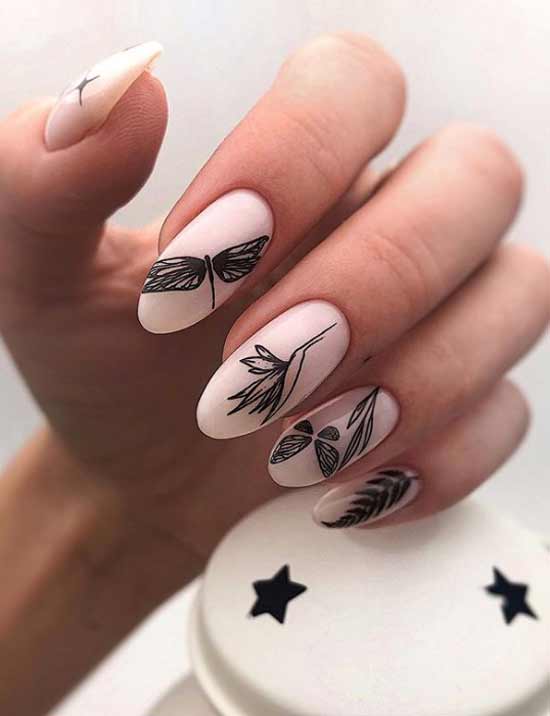 Tattoo style in manicure