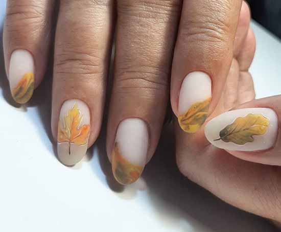 Autumn leaf manicure