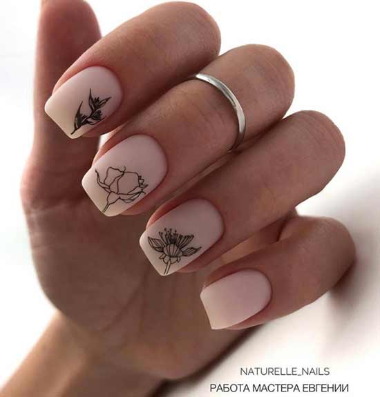 Nude nail design