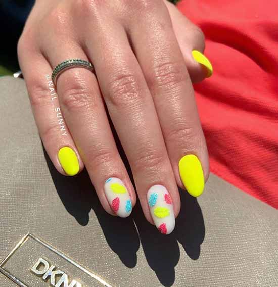 Bright stylish nail design