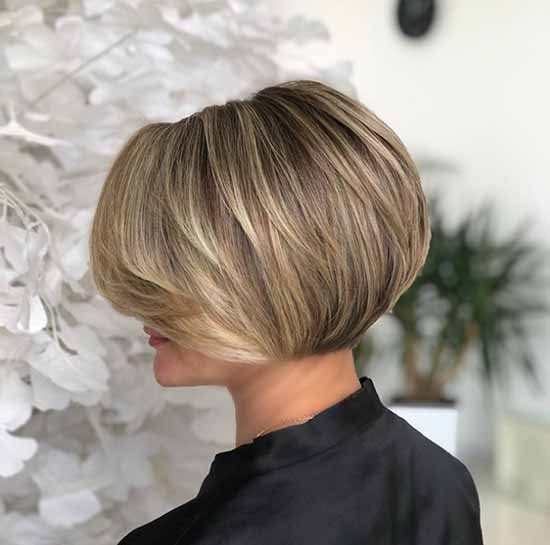 Bob-caret haircut 2021: photos, news, fashionable forms