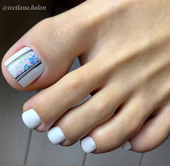 Brilliant pedicure: 100 new photo ideas, fashion design