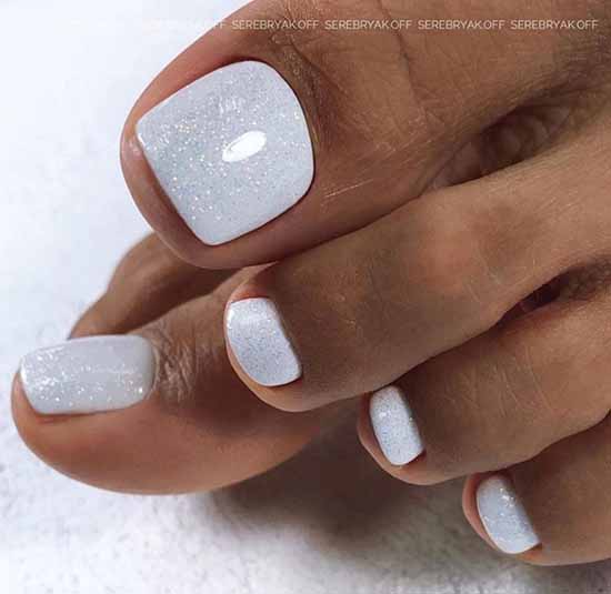 Brilliant pedicure: 100 new photo ideas, fashion design