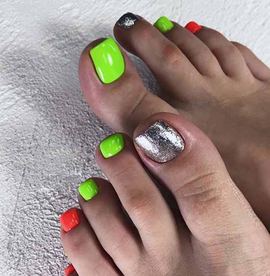 Brilliant pedicure: 100 new photo ideas, fashion design